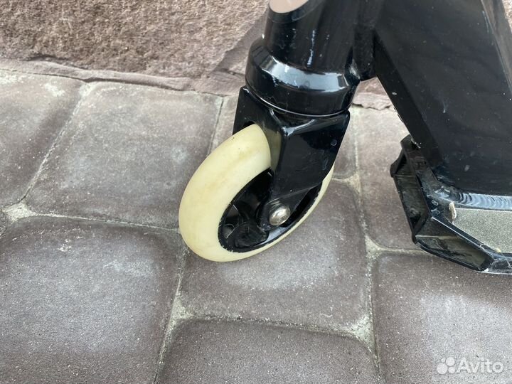 Трюковой самокат Novatrack