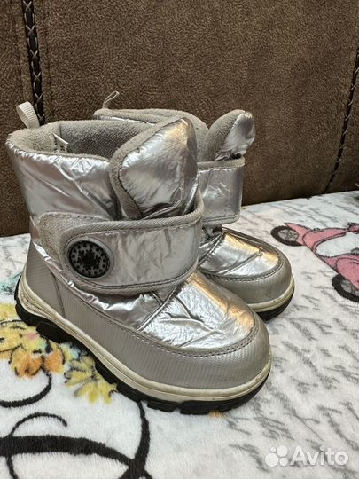 Продам детскую обувь