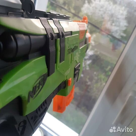 Бластер Nerf Зомби слингфайр