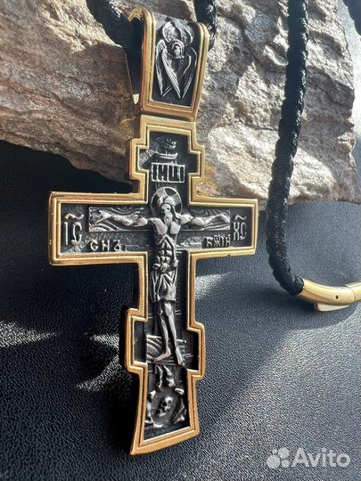 Крест и гайтан