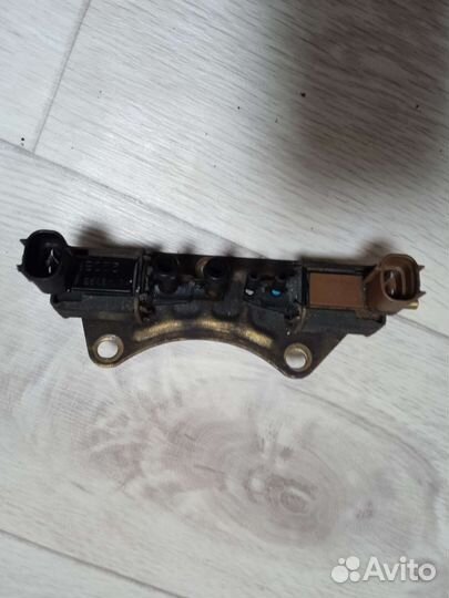 Клапан вакуумный Mitsubishi Galant 8,4G63