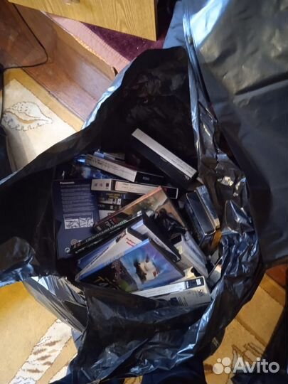 Видеокассеты с фильмами