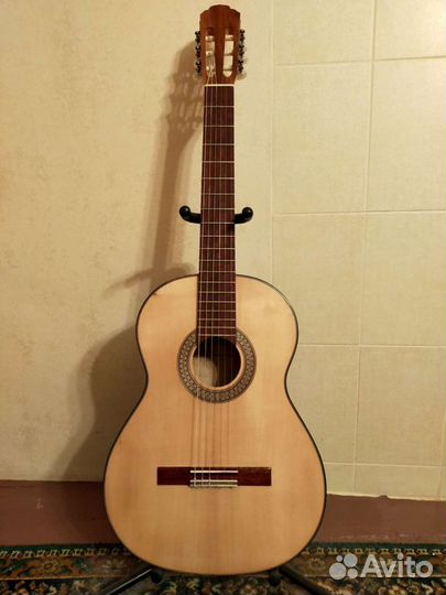 Мастеровая классическая гитара