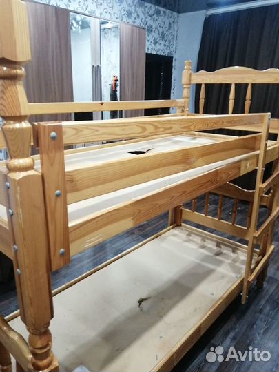 Продам детскую двух - ярусную кровать