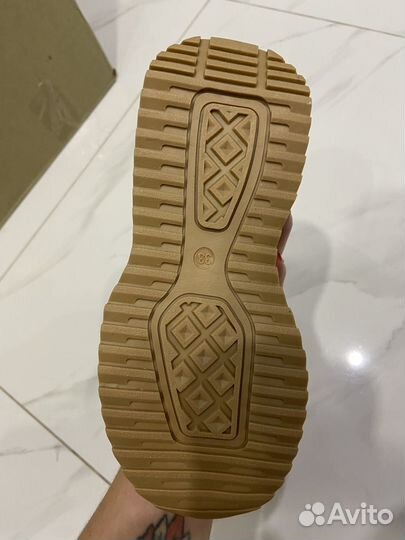 Кроссовки детские новые