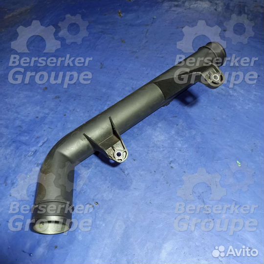 Патрубок интеркулера Volkswagen Crafter 2.5