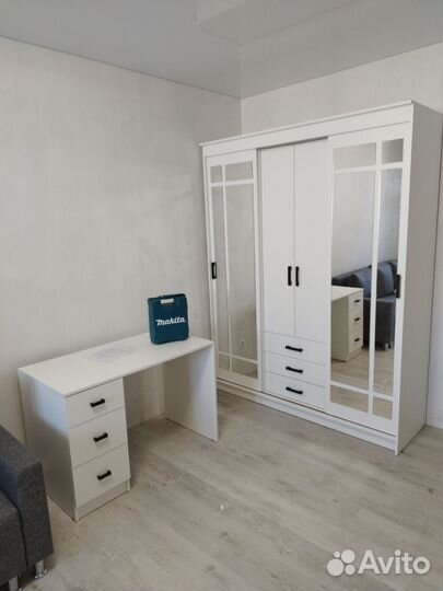 Шкаф-купе с зеркалом Белый Новый