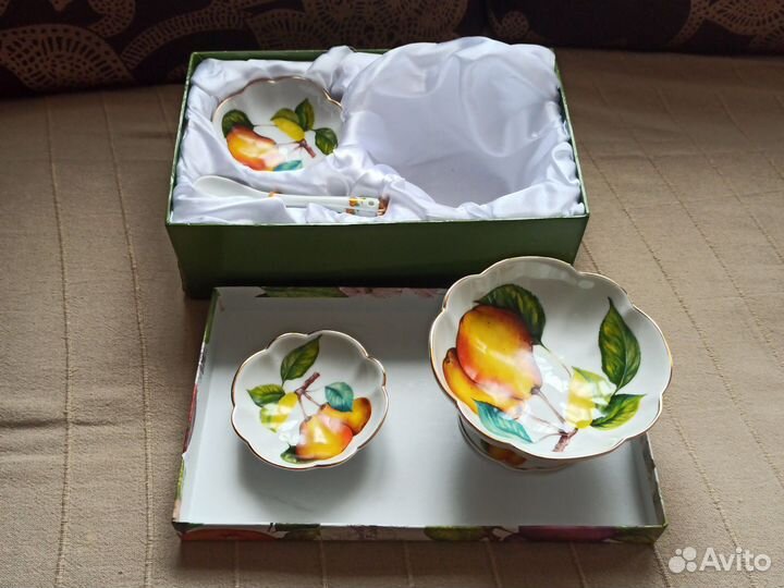 Набор столовой посуды из фарфора