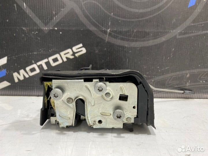 Замок двери задний левый Bmw X5 E53 M54B30 2004