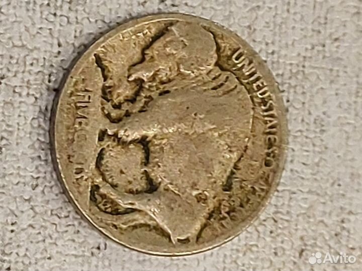 Монета номиналом 5 центов с изображением буйвола