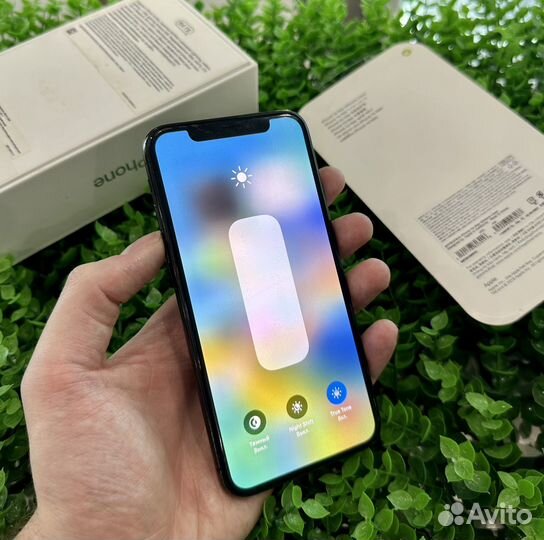 iPhone X, 64 ГБ