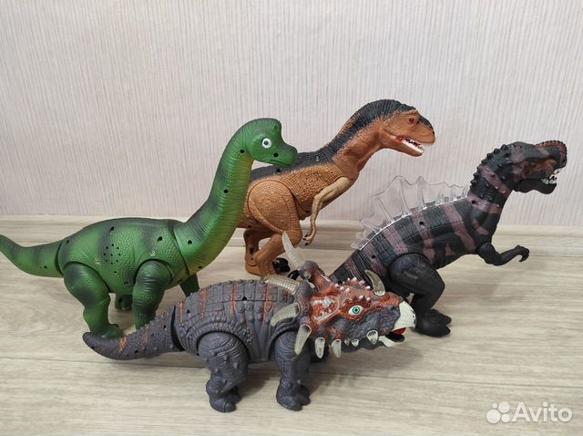 Динозавры игрушки
