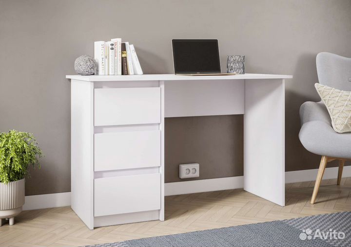 Стол письменный с ящиками