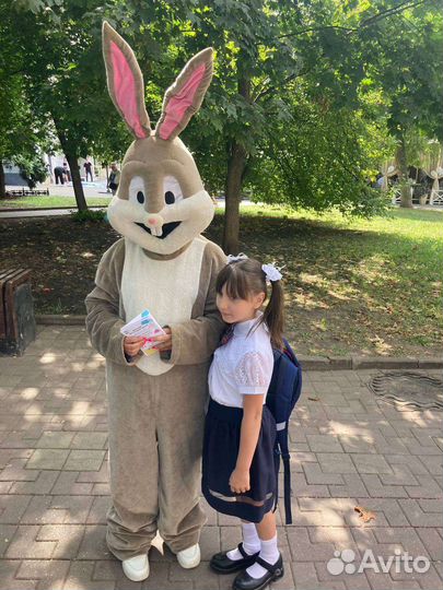 Промоутер раздача листовок