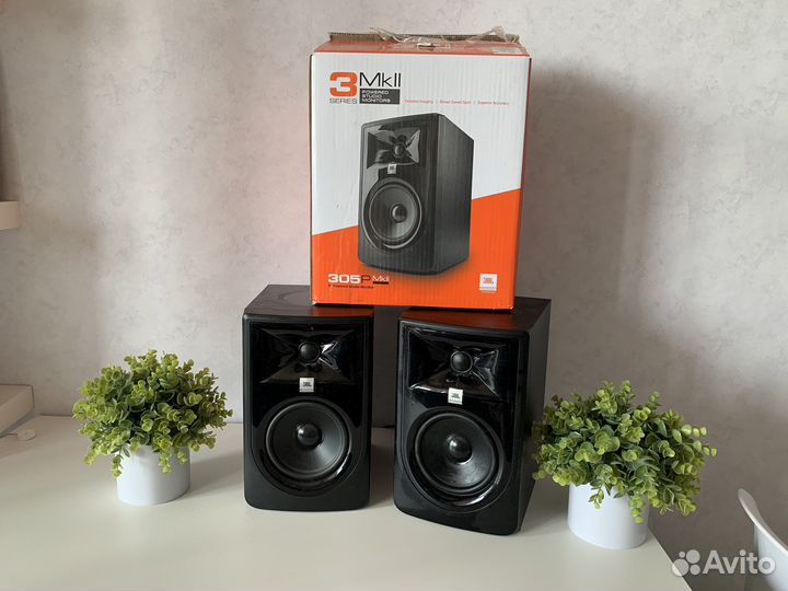 Студийные мониторы JBL 305p Mkii (пара)