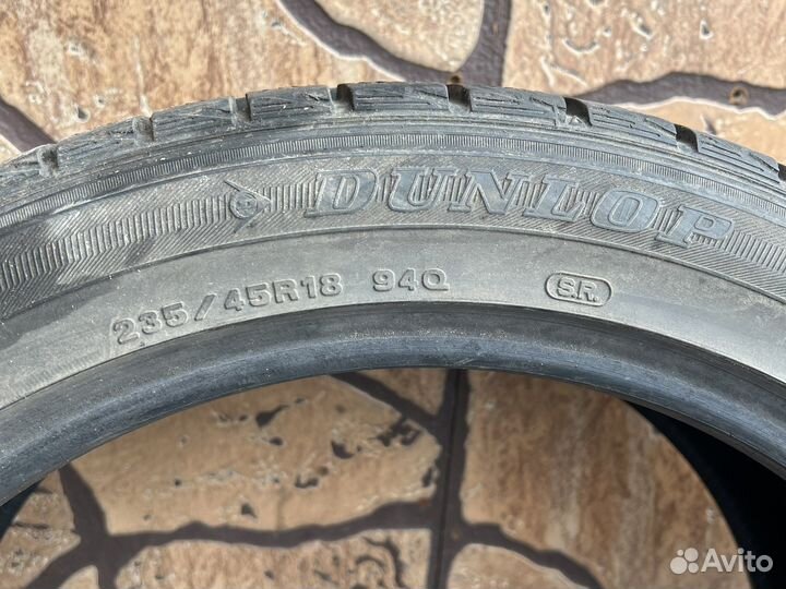 Dunlop Graspic DS3 235/45 R18 94Q