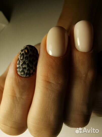 Маникюр и педикюр в мк. Покровском