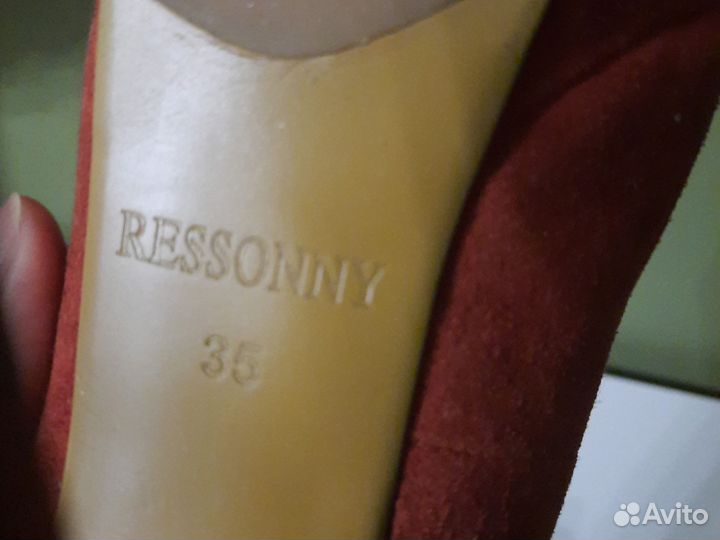 Туфли на высоком каблуке и платформе