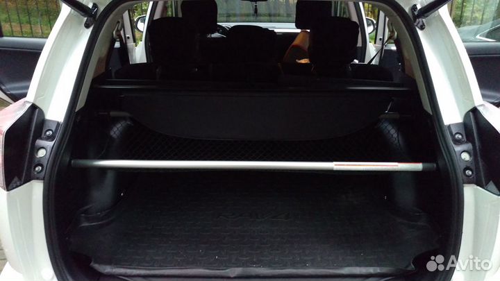 Сетка и шторка в багажник на raf4 2016