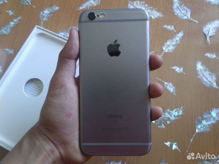 Телефон iPhone 6s