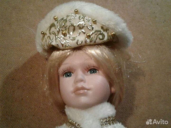 Кукла фарфоровая коллекционная