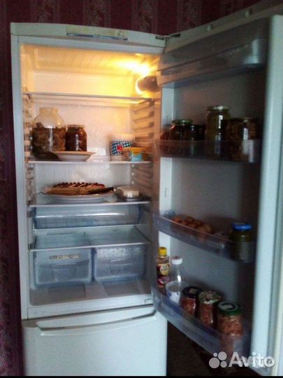 Компрессор,полки,ящики для холодильника indesit