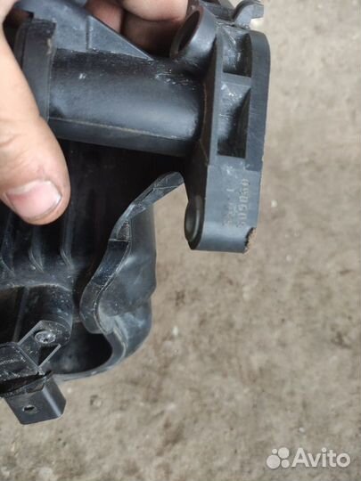 Коллектор впускной Skoda Fabia, Volkswagen Polo