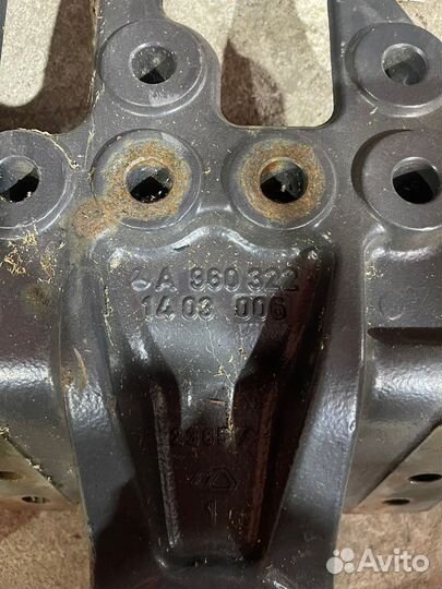 Кронштейн Траверсы поперечной