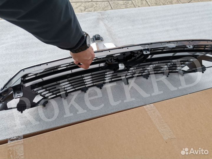 Решетка радиатора Toyota Land Cruiser стиль 2021г