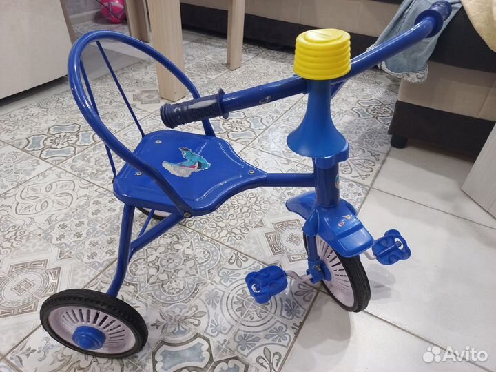 Детский трехколесный велосипед железный