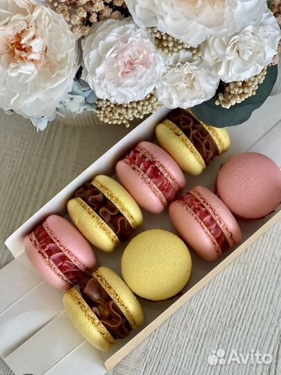 Японский десерт моти и макаронсы