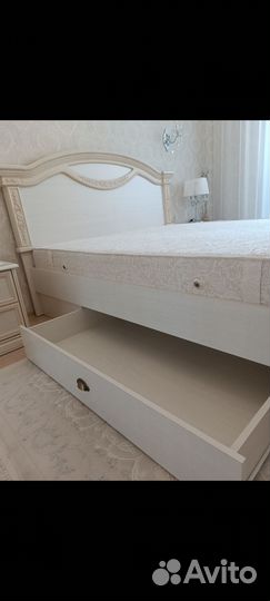 Спальный гарнитур классика