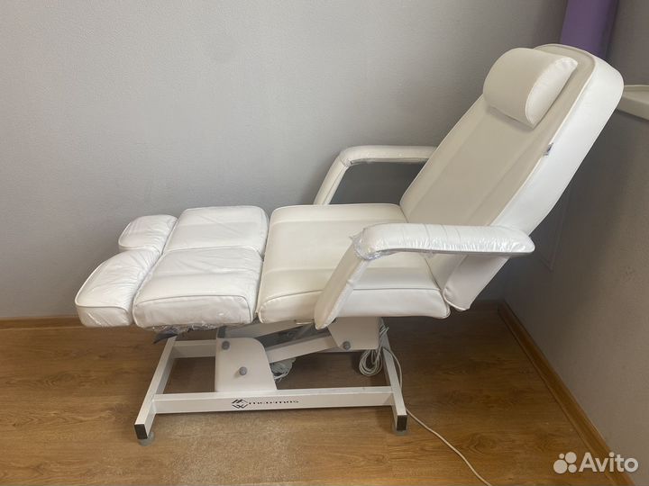 Педикюрное кресло/массажный стол mmkk-1