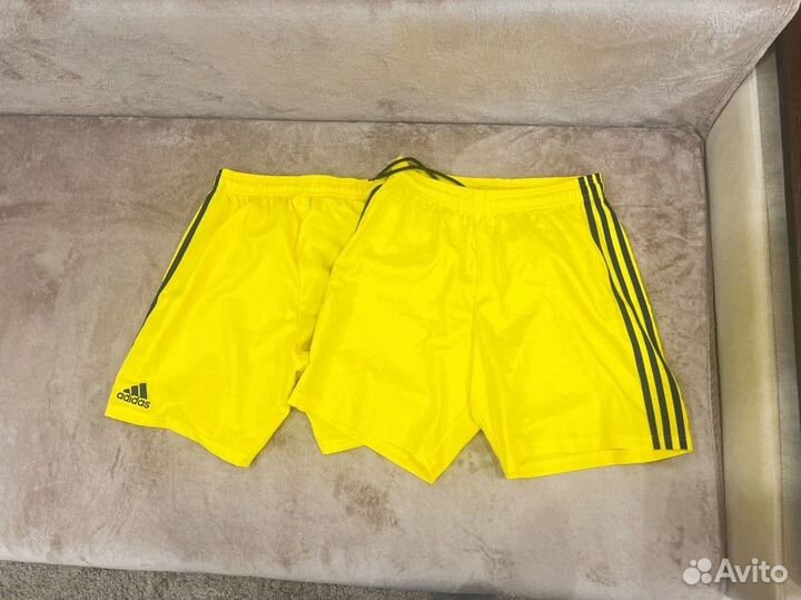 Футбольные шорты adidas