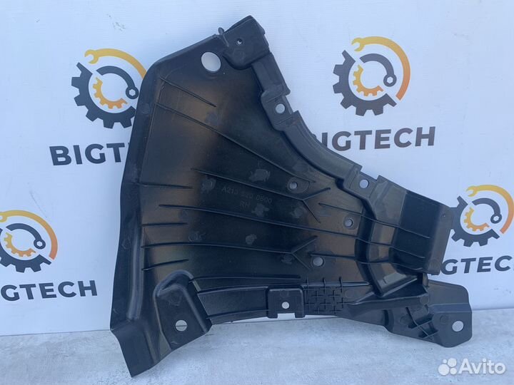 Защита бампера правая Mercedes W213 A2135200600