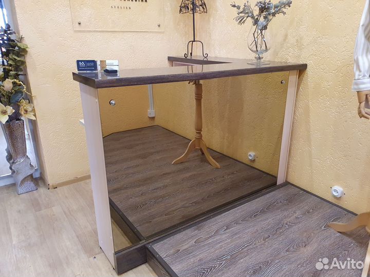 Стойка для администратора