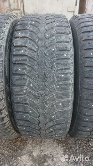Bridgestone Blizzak Spike-01 205/55 R16 91T