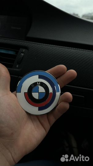 Эмблема шильдик bmw на капот и багажник