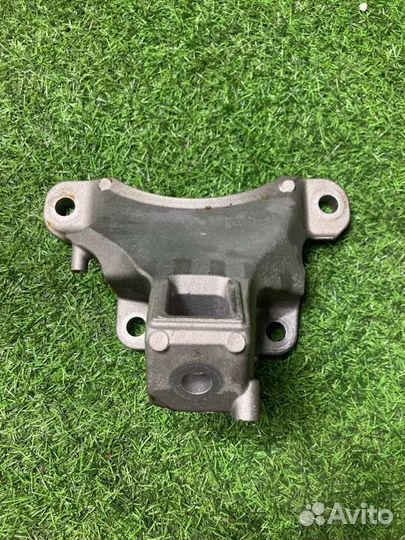 Кронштейн двигателя правый Bmw 5 F10 3.0 N55 2010