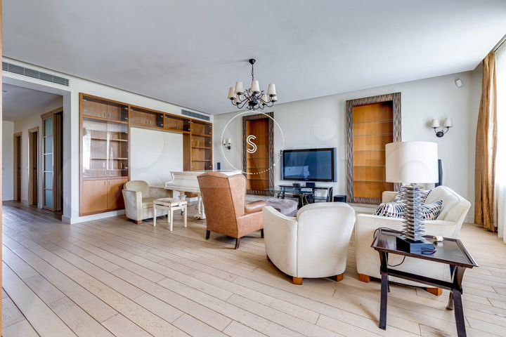 5-к. квартира, 230 м², 4/7 эт.