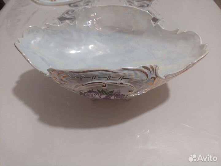 Ваза для фруктов на ножке