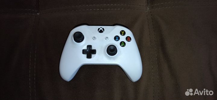 Xbox One s all digital 1 тб + ориг. контроллер