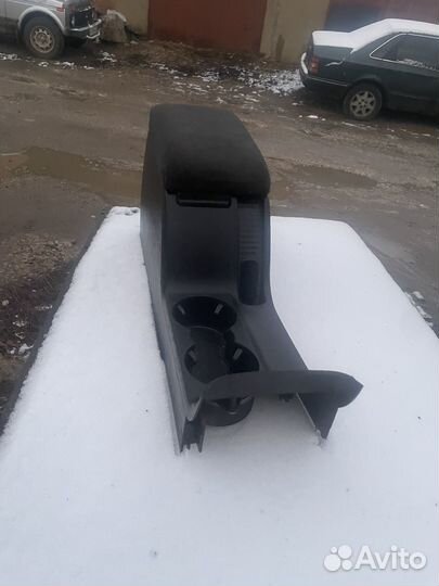 Подлокотник на volkswagen passat б5+ передний