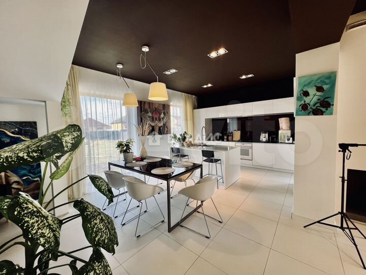 Дом 188,8 м² на участке 14 сот.