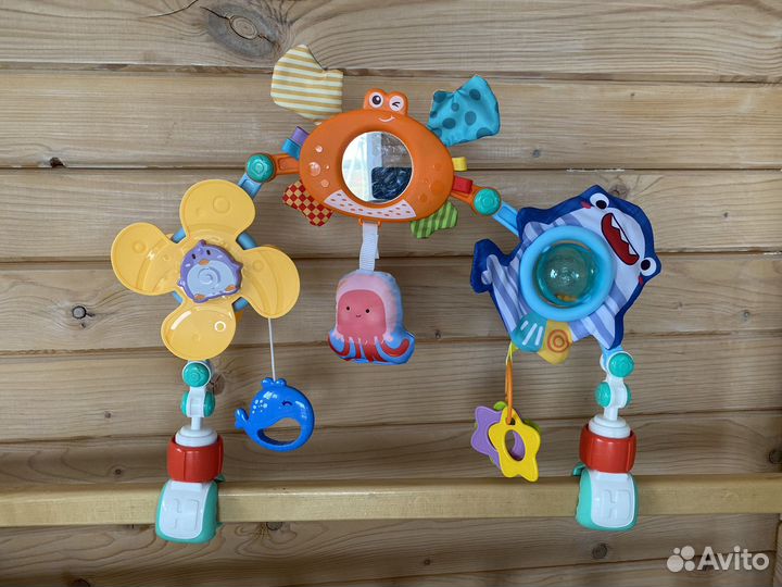 Дуга с игрушками