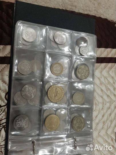 Монеты много разных