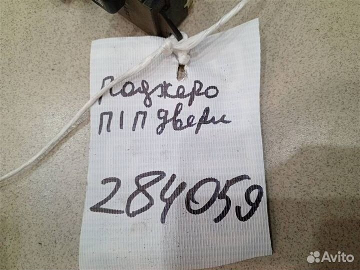 Блок управления стеклоподъемниками передний правы