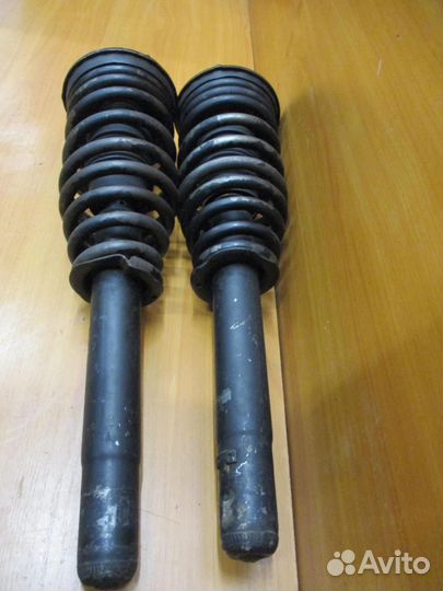 Амортизатор передний Mitsubishi Galant 8 (EA)