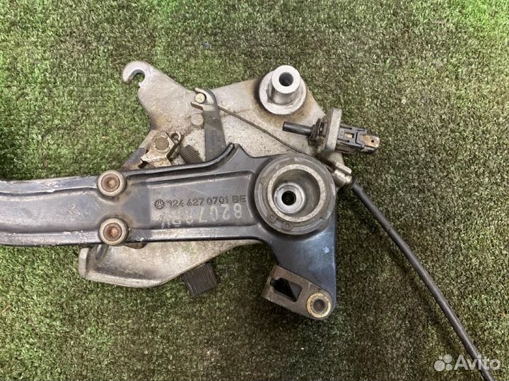 Педаль стояночного тормоза Mercedes-Benz