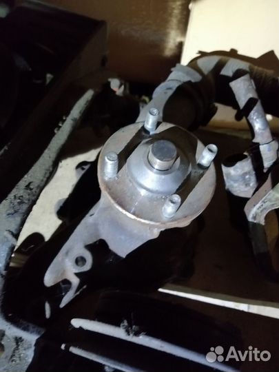 Помпа водяная Toyota Dyna 14B